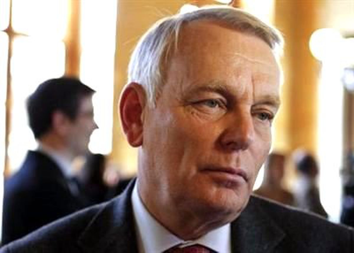 Ayrault Merkel\'in Korkularını Hafifletmeye Çalışacak