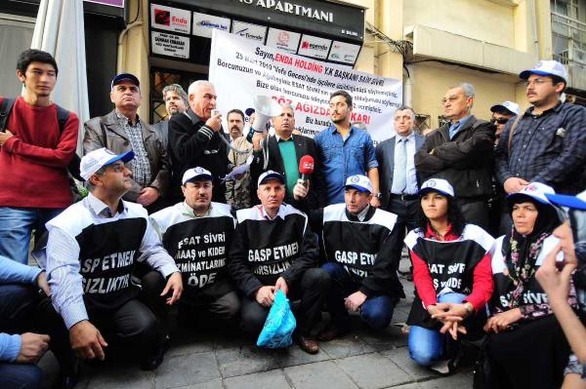 Deba Mağdurları İzmir\'de Eylem Yaptı
