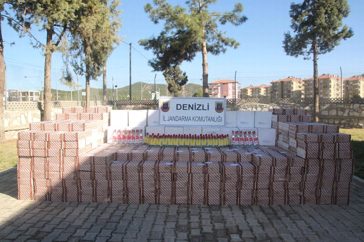 Denizli\'de 5 Bin Şişe Çalıntı İçki Ele Geçirildi
