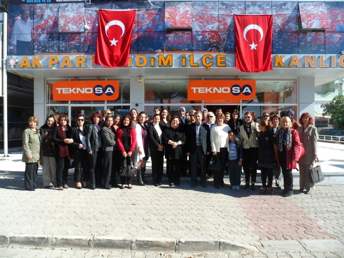 Eski Bakan Güldal Akşit\'ten Didim Al Parti\'ye Sürpriz Ziyaret