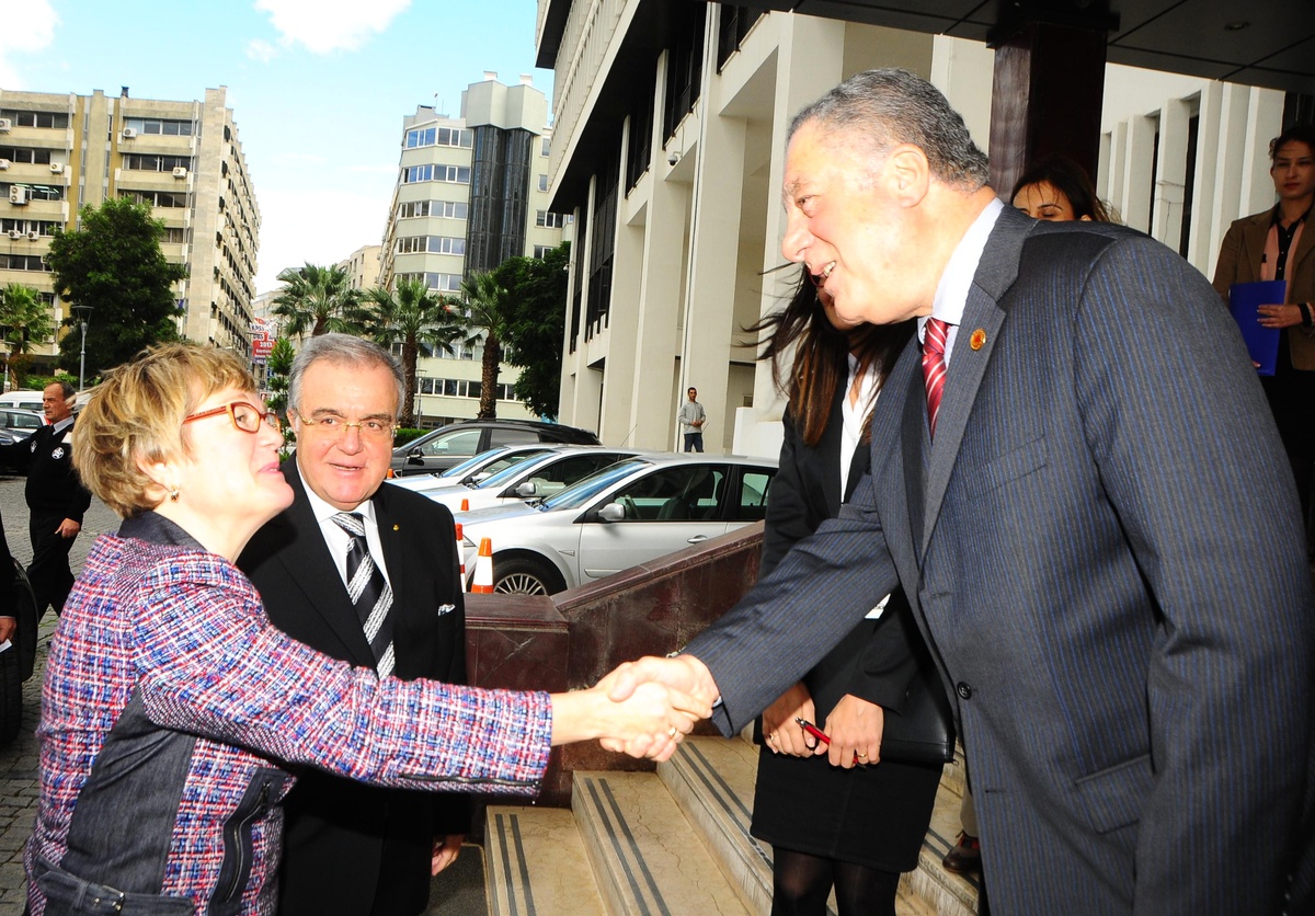 Finlandiya Büyükelçisi, İzmir Büyükşehir Belediyesi\'ni Ziyaret Etti