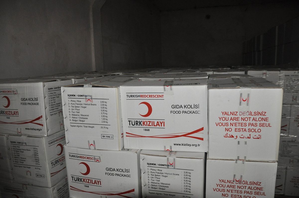 Kırım\'a Ulaşan İhtiyaç Malzemelerinin Dağıtımı Yapıldı