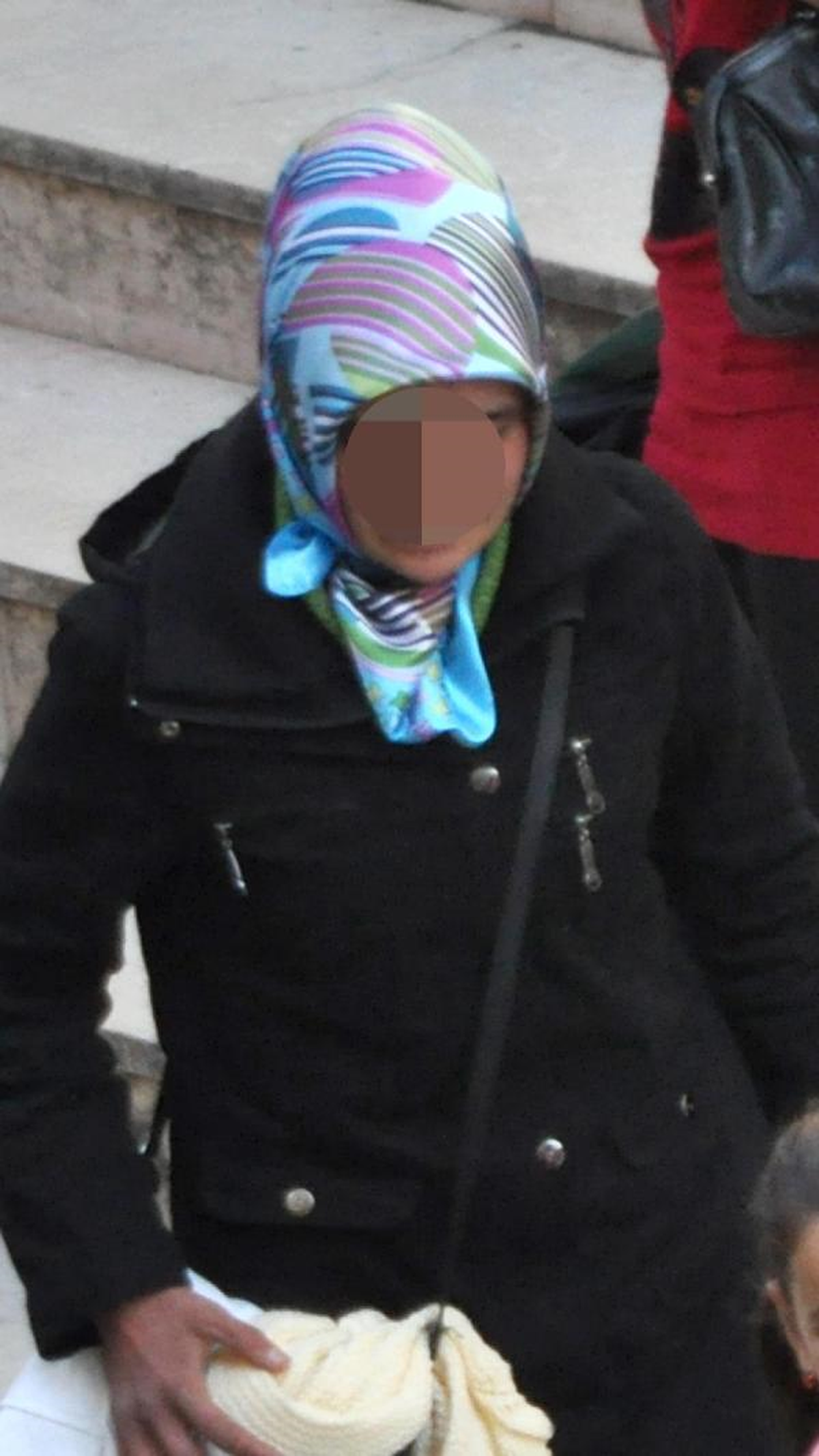 Amca Kızına Banyoda Tecavüz