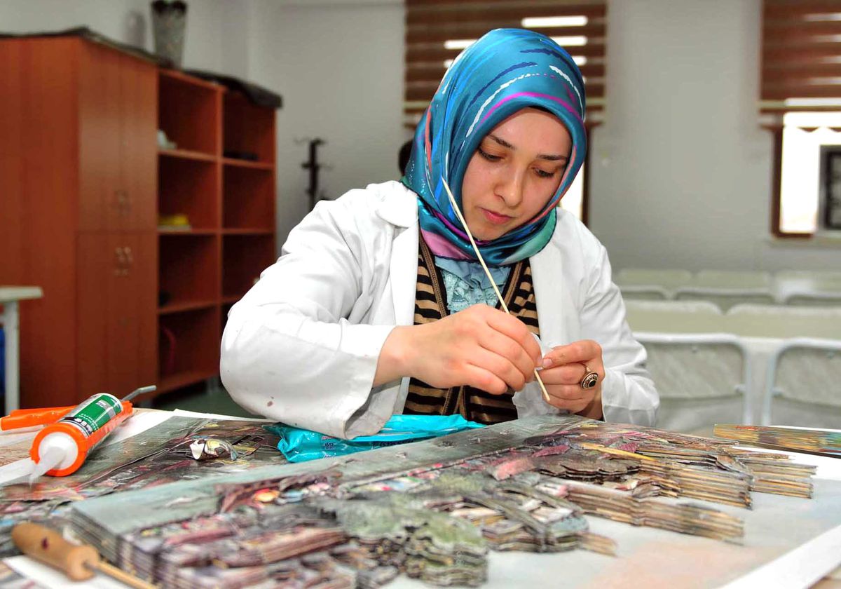 Mamaklı Kadınlar Resme Hayat Veriyor