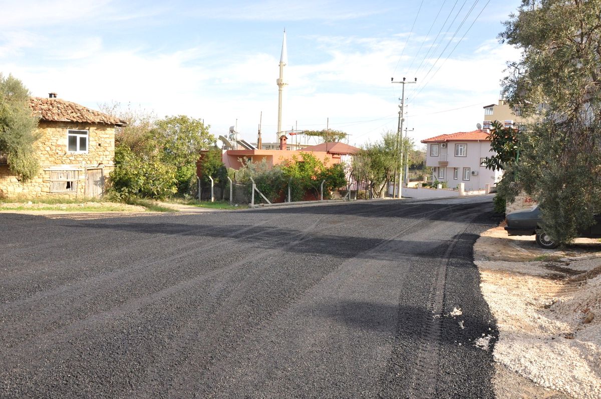 Manavgat Belediyesi\'nden Sorgun Mahallesine Asfalt