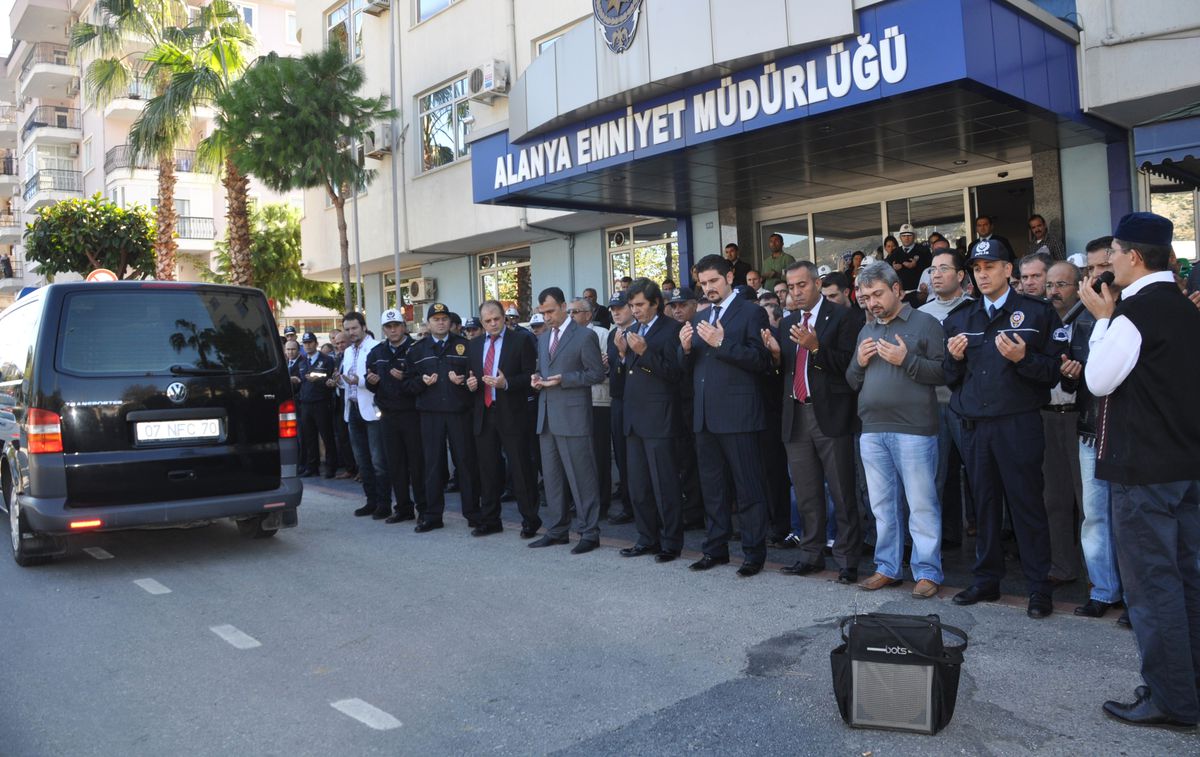 Meslektaşlarından Son Görev