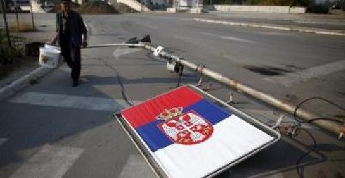 Mitroviça\'nın Sırp Bölümündeki Patlama Korkuttu