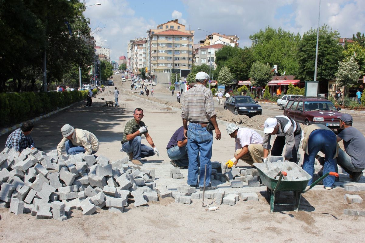 Nevşehir\'de 8 Yılda 1 Milyon 802 Bin Metrekare Kilitli Parke Taşı Döşendi