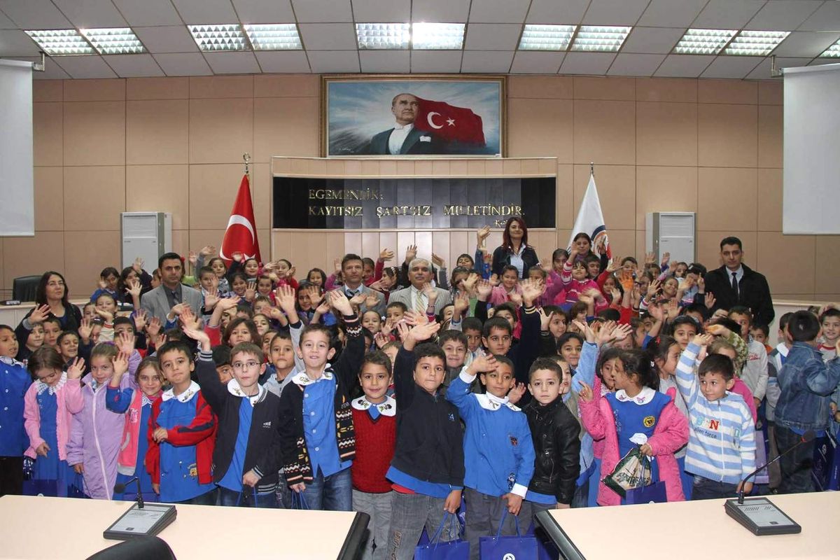 Öğrencilerden Belediyeye Ziyaret