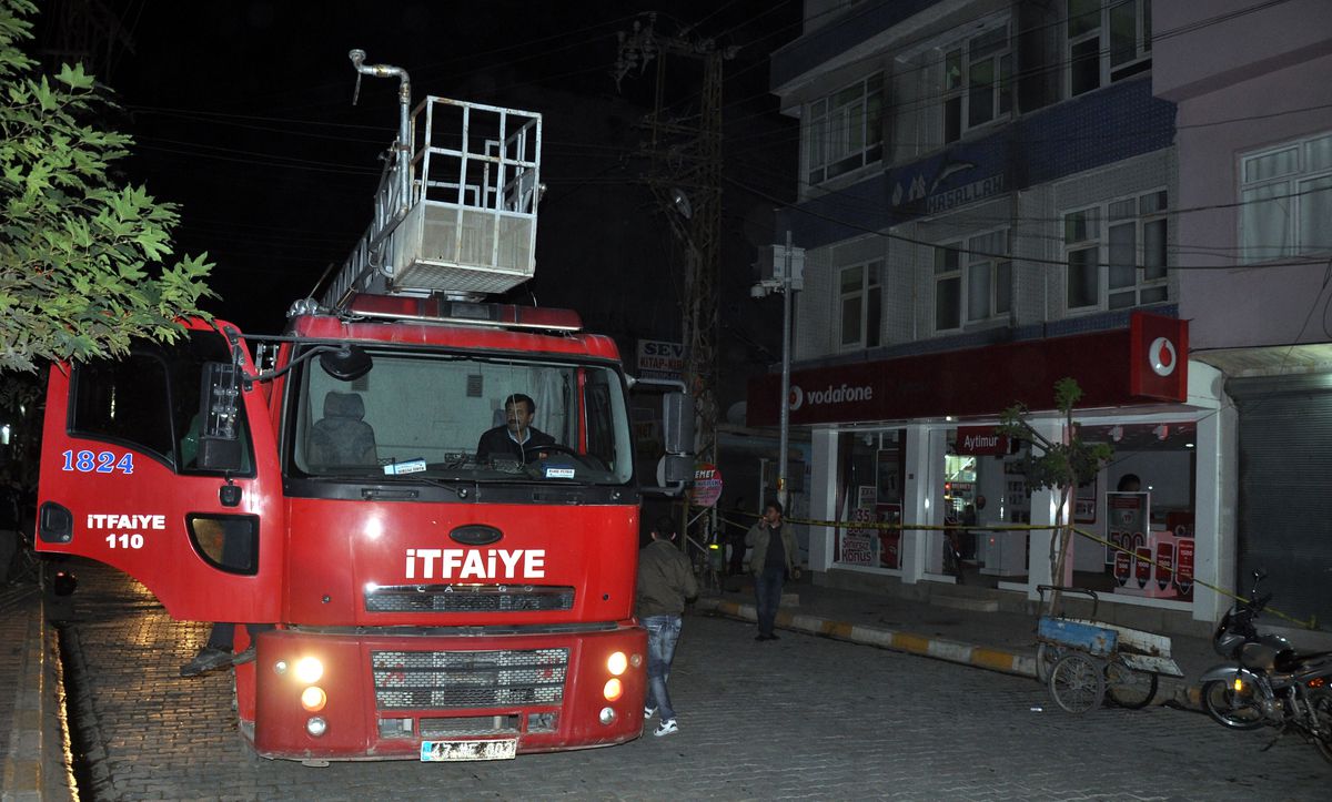 Okuma Salonuna Molotoflu Saldırı