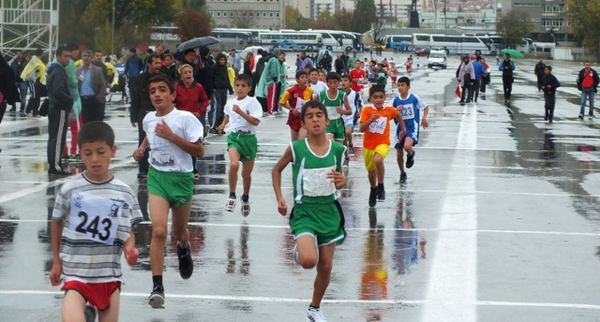 Özalpli Kardeşlerin Atletizm Başarısı