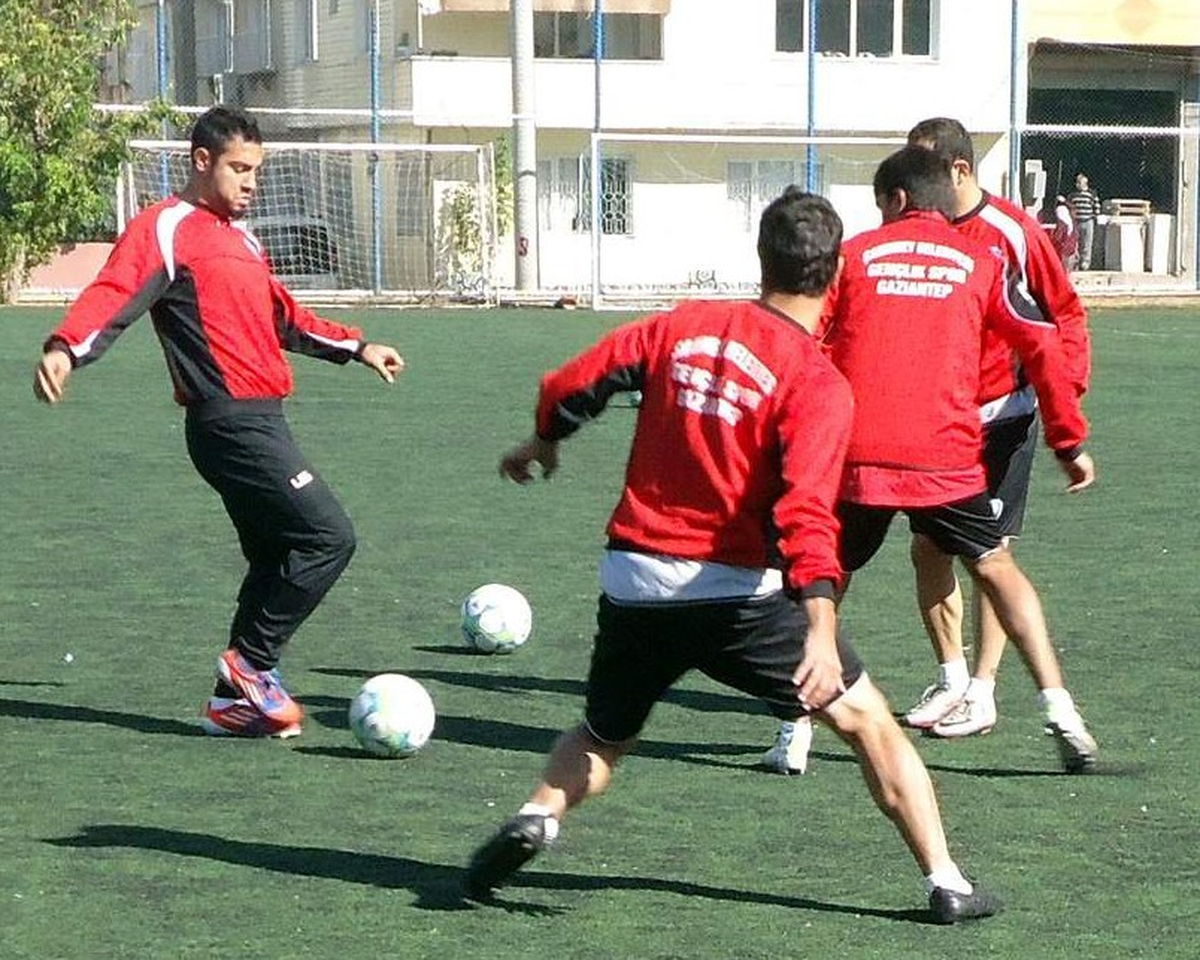Şahinbey Belediye Futbol Takımı Elazığ Spor Maçı Hazırlıklarını Sürdürüyor