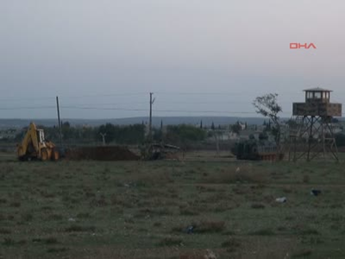 Şanlıurfa Jandarma Köyleri Boşaltıyor "Suriye Sınırındaki Suruç\'un Mürşitpınar Köyü Boşaltılıyor"...
