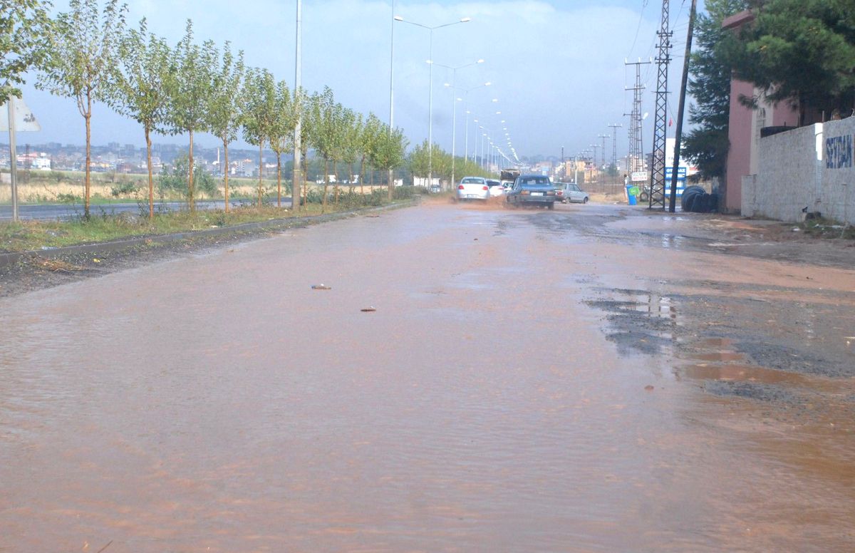 Siverek\'te Köy, Yağmur Suları Altında Kaldı