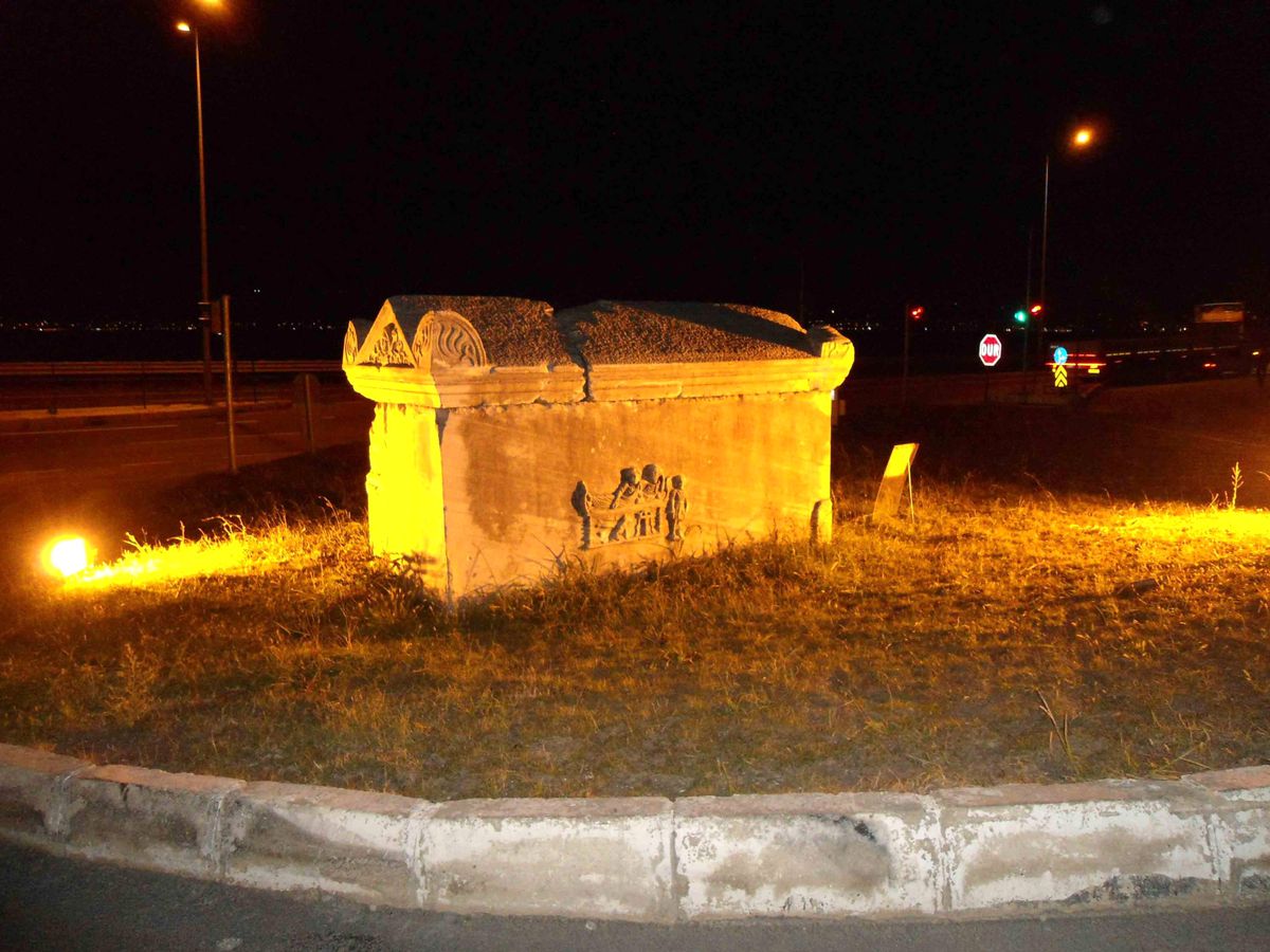 Tarihi Roma Lahidi Aydınlandı