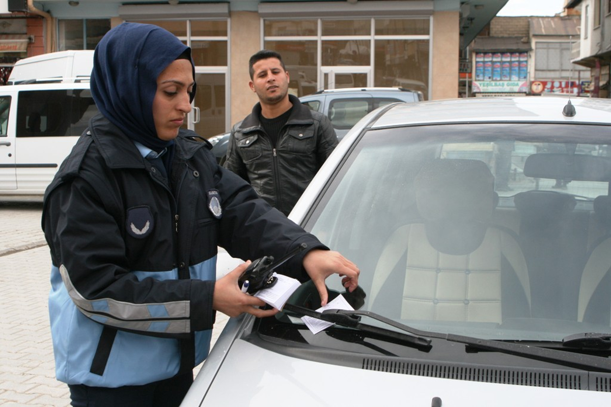 Van\'ın İlk Kadın Trafik Zabıtaları