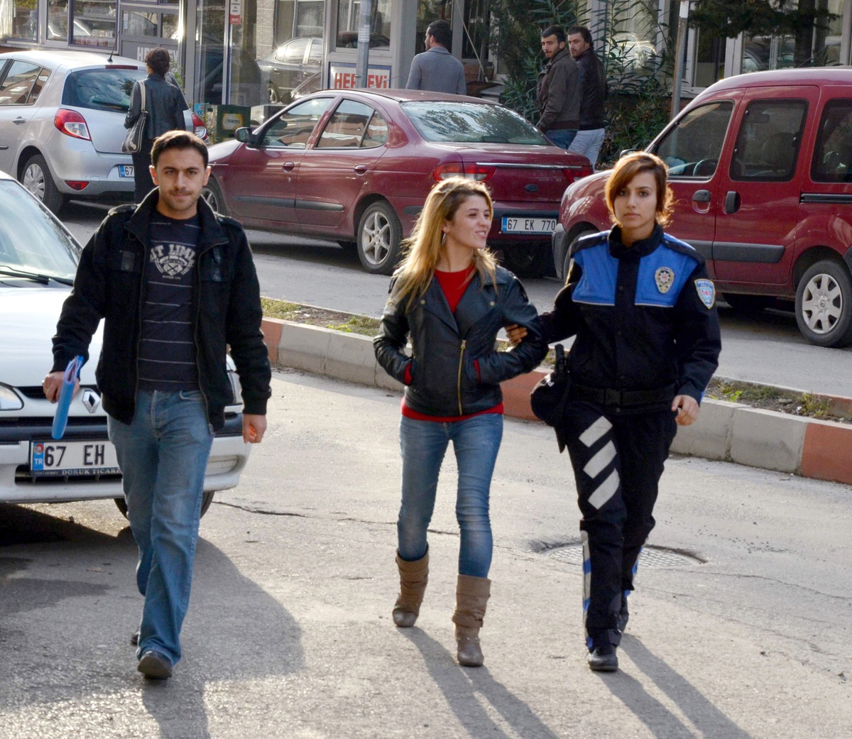Zonguldak\'ta Uyuşturucu Hap ve Esrar Ele Geçirildi