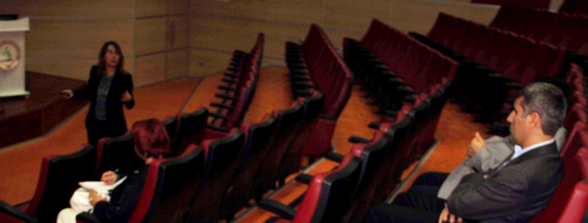 234 Kişilik Salonda Yapılan Seminere Dört Kişi Katıldı