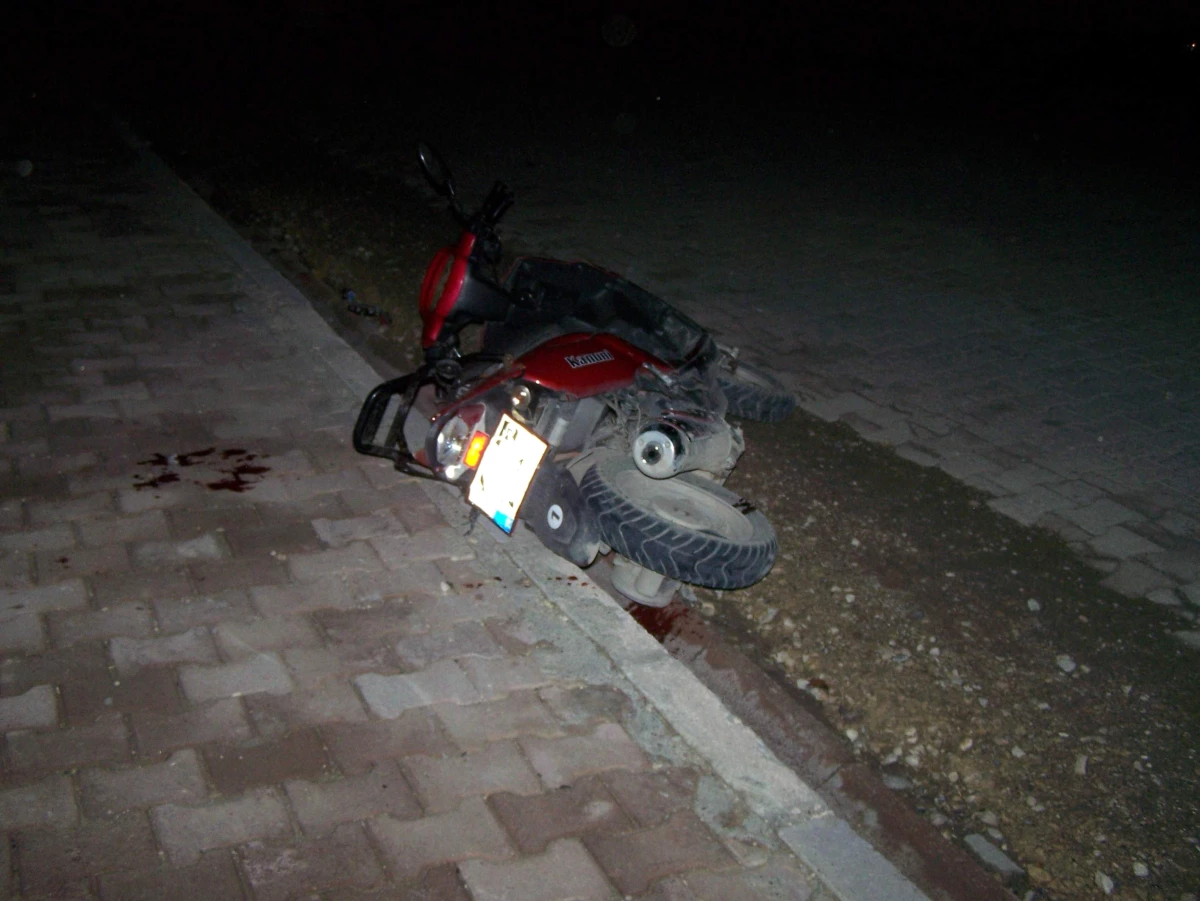 Besni\'de Motosiklet Kazası: 1 Yaralı