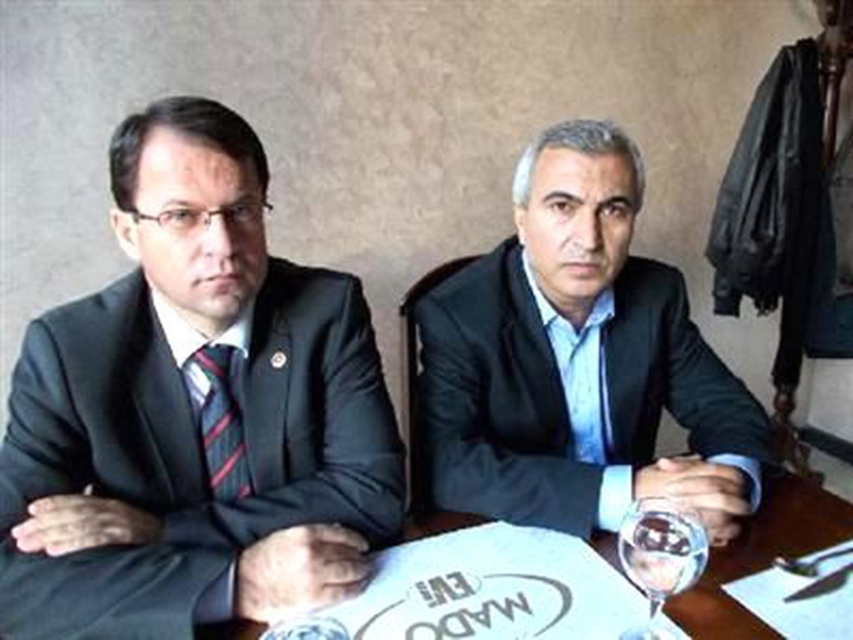 CHP\'li Milletvekilleri, Gazeteci Ünal\'ı Getirmek İçin Suriye\'ye Gidiyor