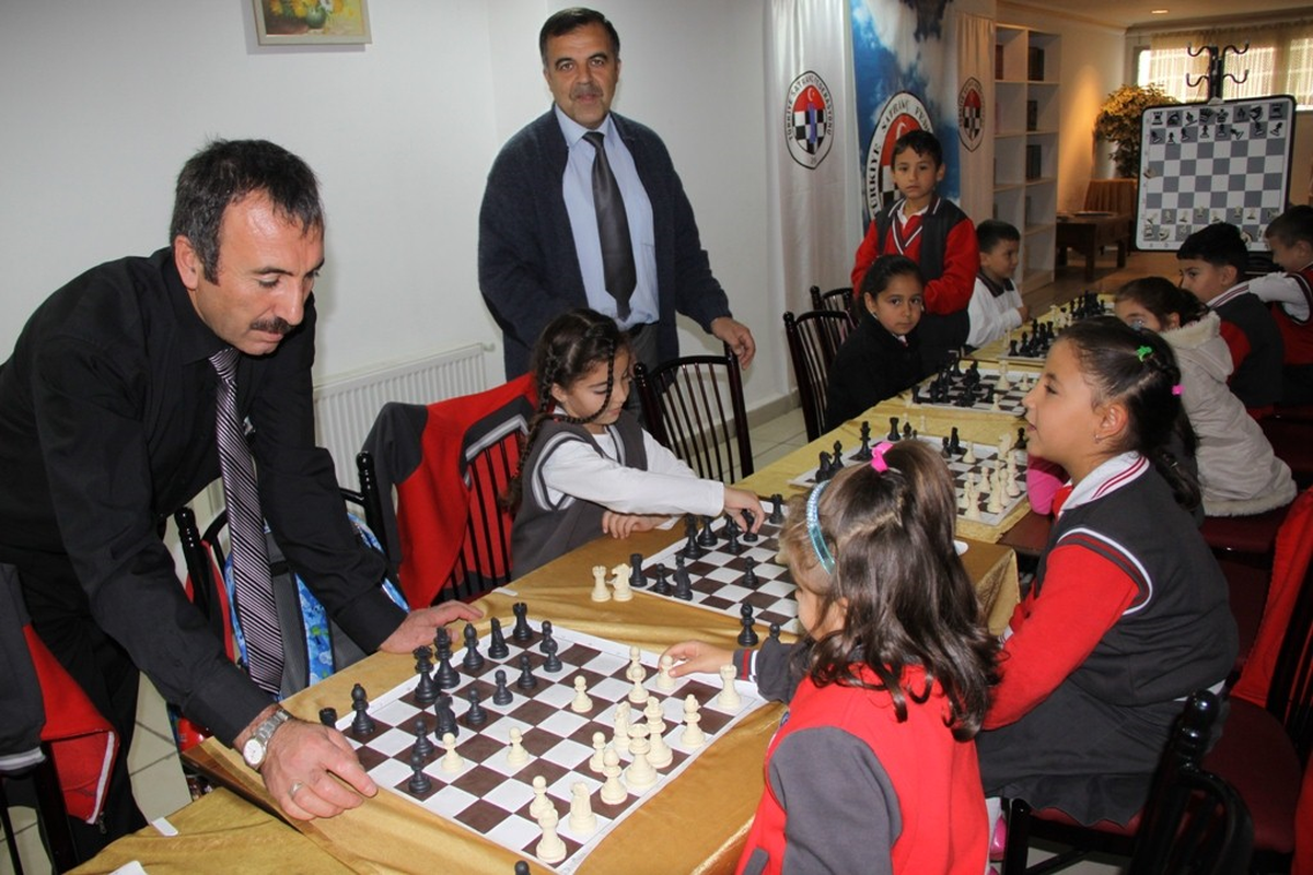Çubuk\'ta Geleceğin Satranç Şampiyonları Yetişiyor