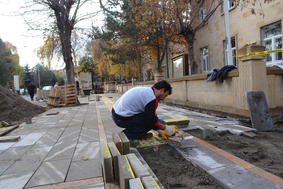 Cumhuriyet Caddesi Yeni Görüntüsüyle Göz Dolduruyor