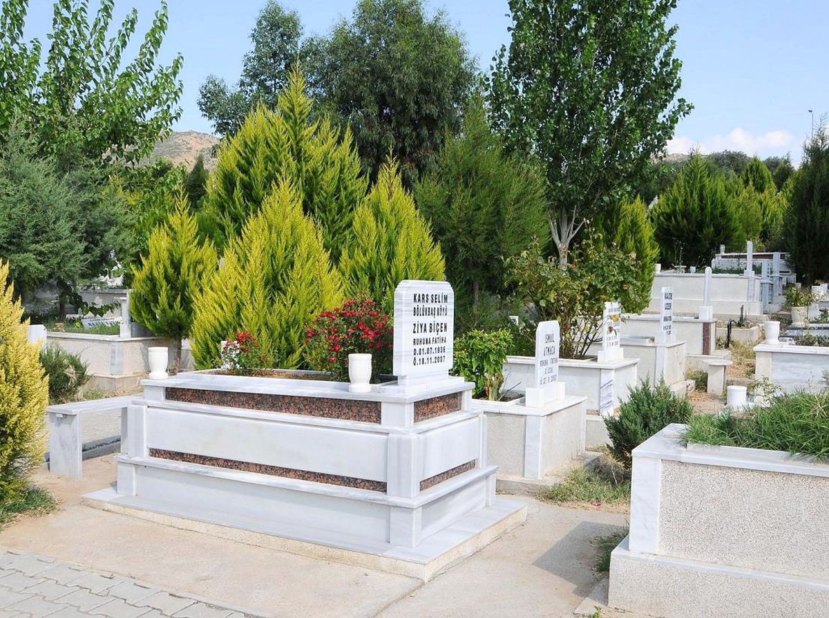 Emet\'te Mezar Yeri Ücretsiz