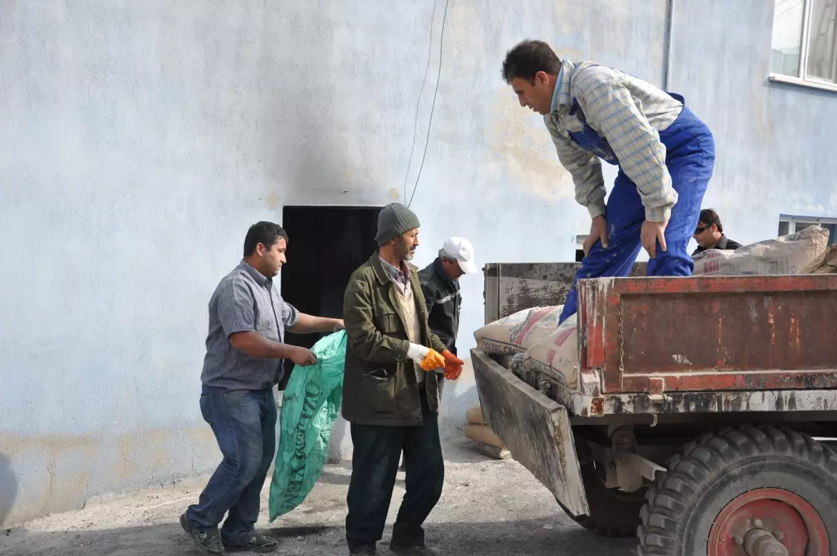 Evi Yanan Aileye, Soma Belediyesi\'nden Yardım Eli