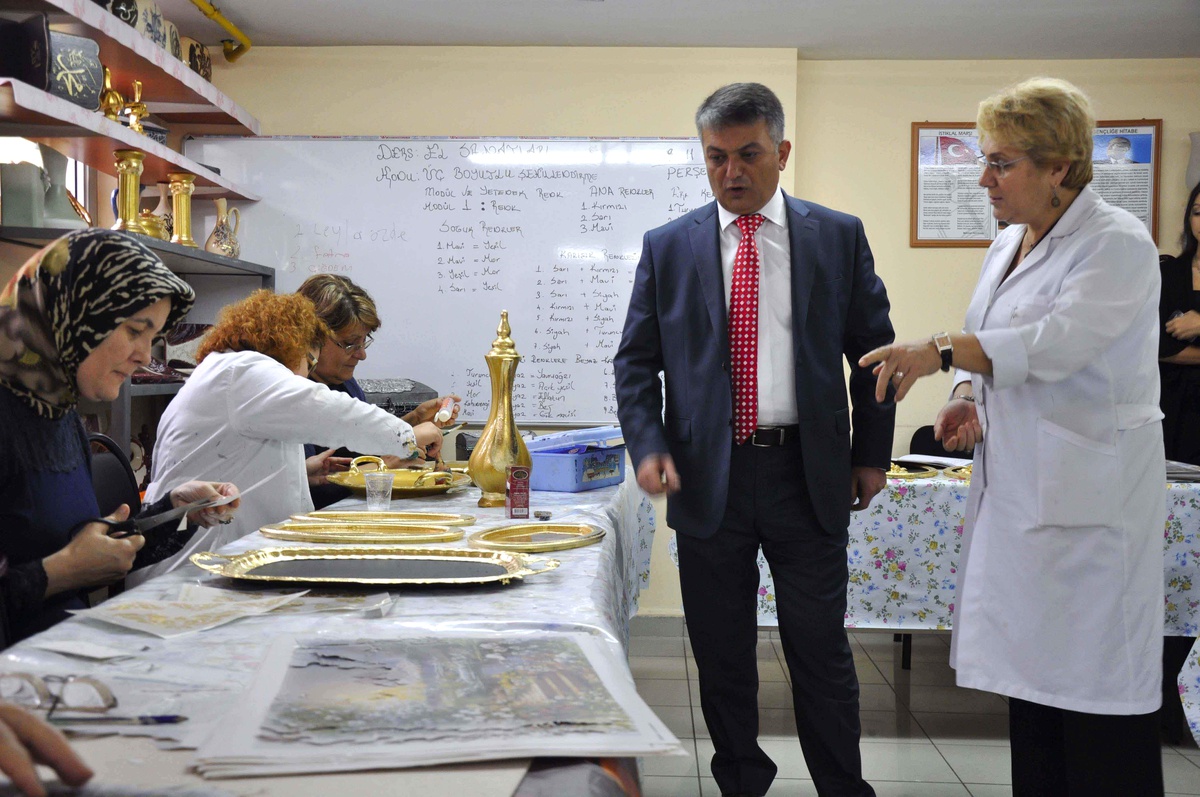 Genel Sekreter Yazıcı, Ko-Mek Kursiyerlerini Ziyaret Etti