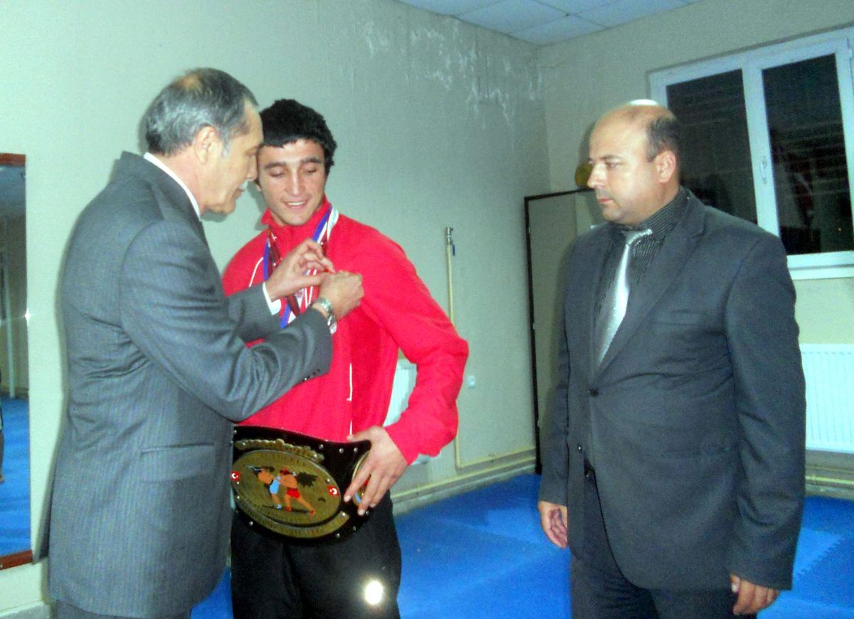Gölbaşı Belediye Başkanından Sporculara Destek