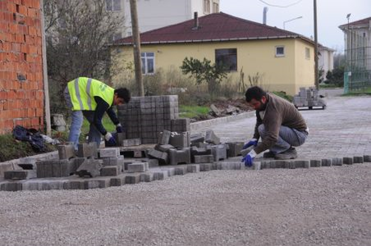 Hasanpaşa Mahallesi\'nde Parke Çalışması