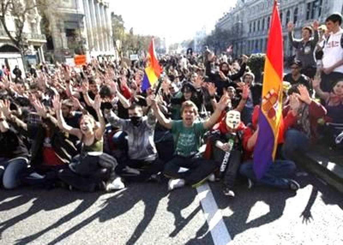 İspanya Grevinde 32 Gözaltı, 12 Yaralı
