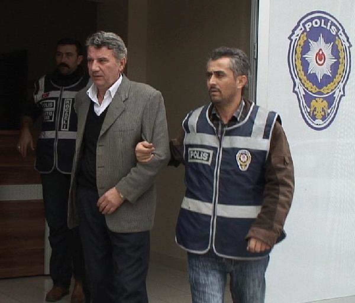 İzmit\'te Borç- Alacak Kavgası; 2 Yaralı