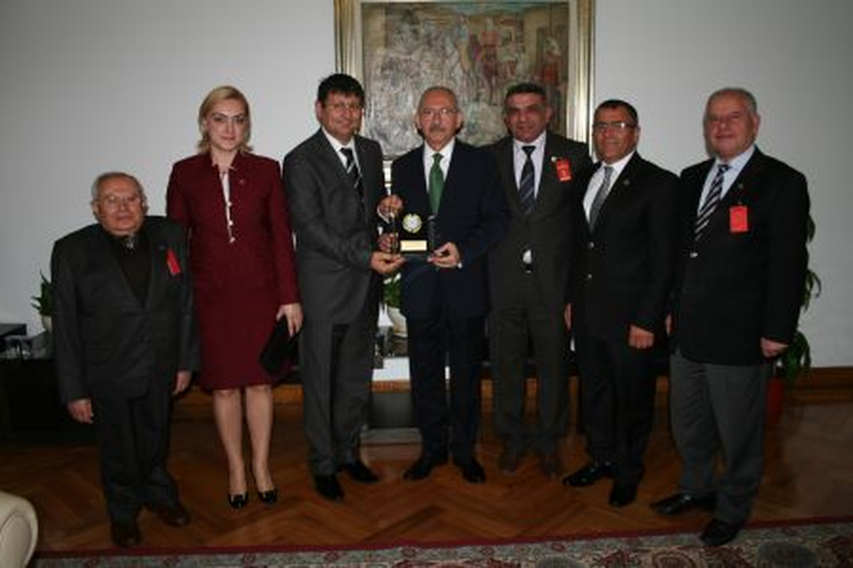 Kemal Kılıçdaroğlu\'na Ziyaret