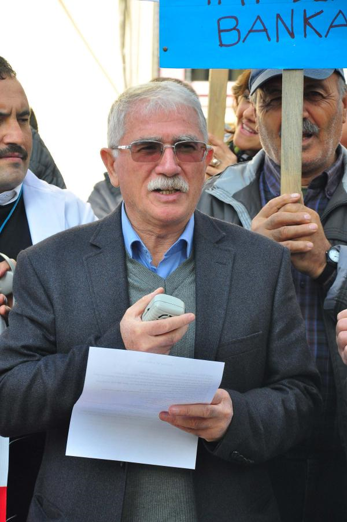 Manisa\'da \'Kamu Hastane Birlikleri\'ne Protesto