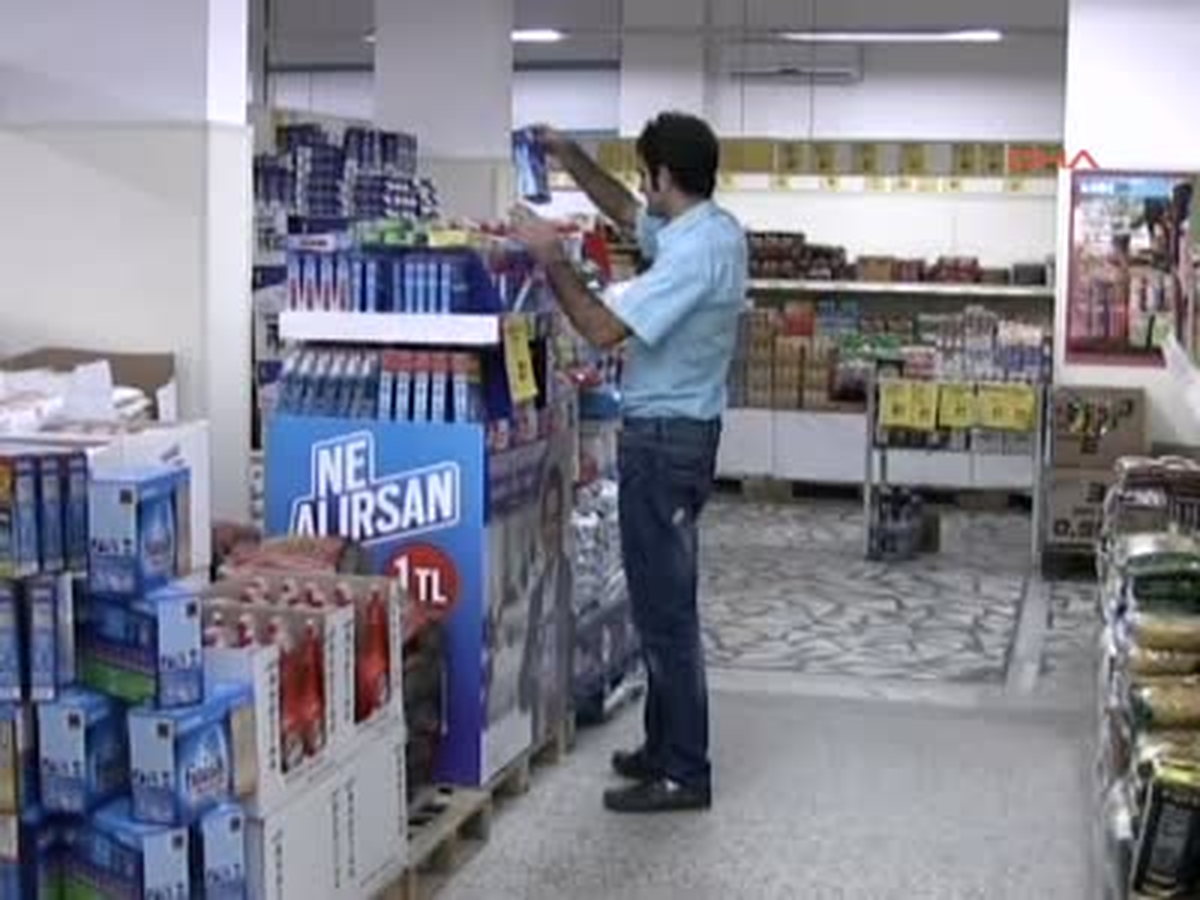 Mersin ) PKK Yandaşları Vatandaşlar Alış Veriş Yaparken Marketi Yaktı PKK Yandaşları Vatandaşlar...