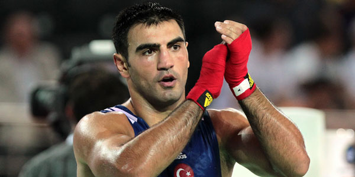 Milli Boksör Bahram Muzaffer Bursaspor\'a Transfer Oldu