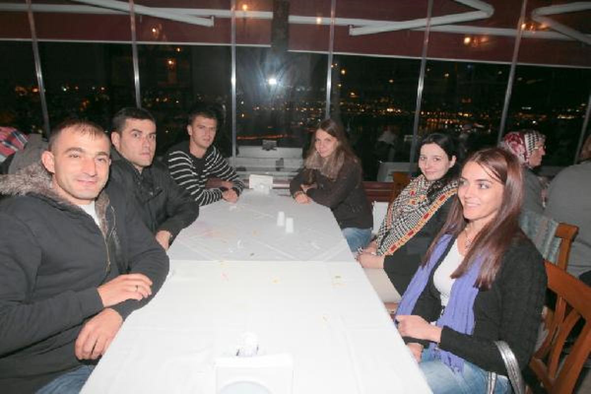Novi Pazar\'dan Gelip İstanbul\'da Dünyaevine Girdiler
