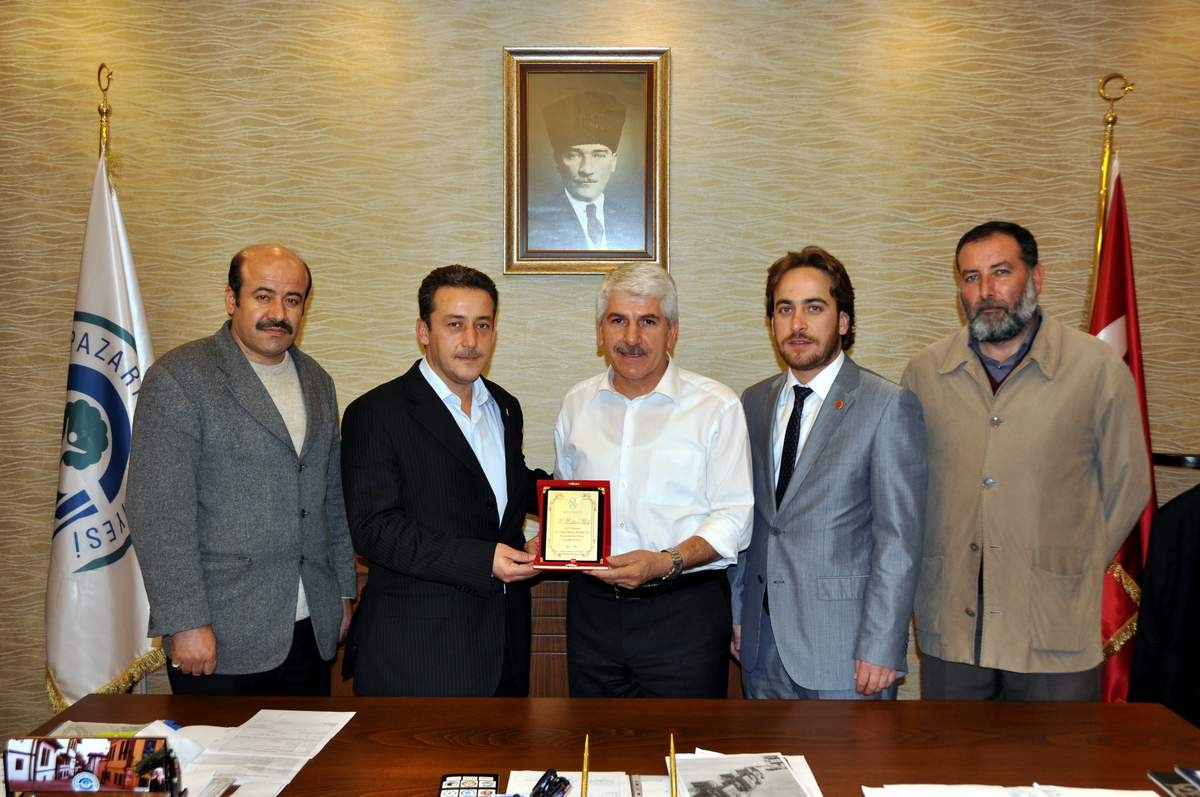 Semerkand Dergisi\'nden Başkan Sakallı\'ya Teşekkür Plaketi