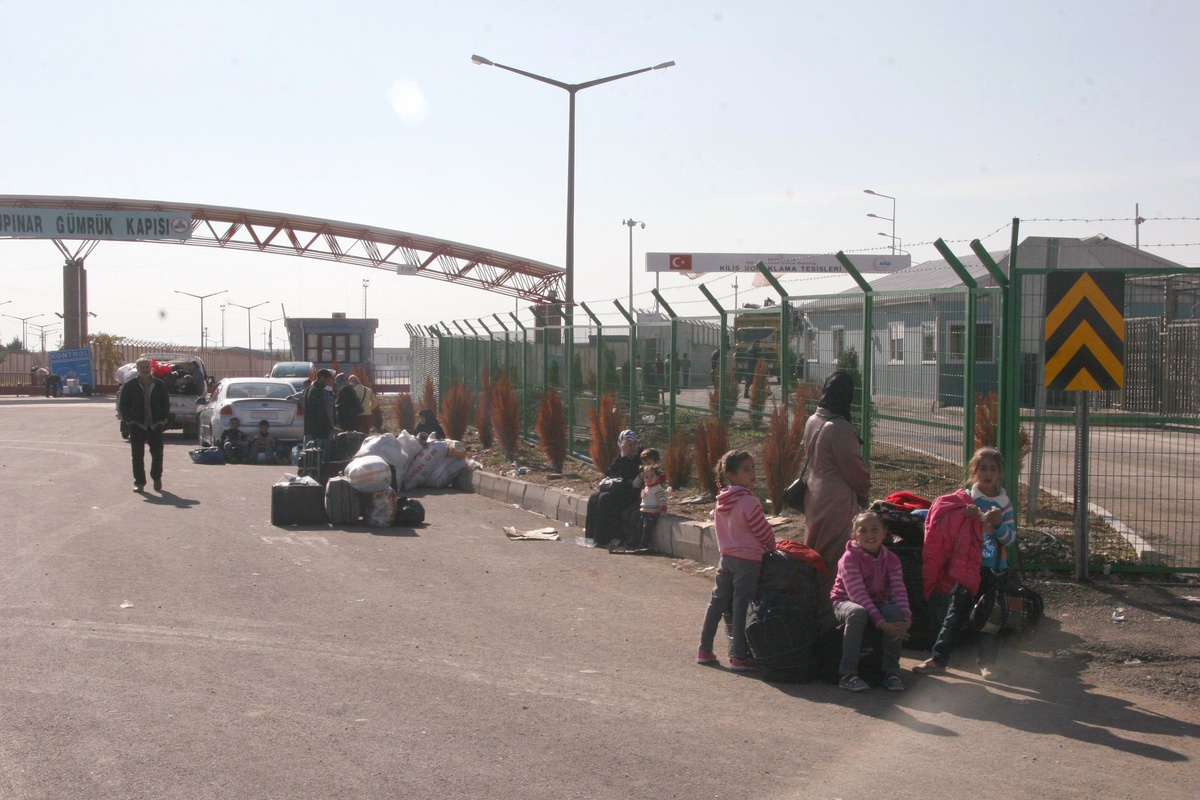 Türkiye\'ye Pasaportlarıyla Geliyorlar