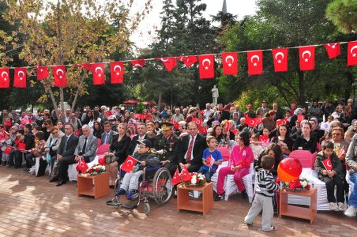 Tekirdağ Belediyesi Mehter Takımından Kurtuluş Konseri