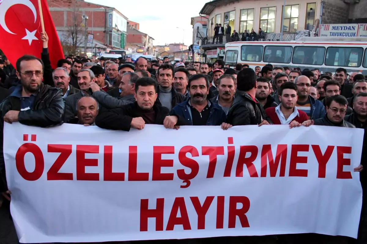 Termik Santralin Özelleştirilmesi Protesto Edildi