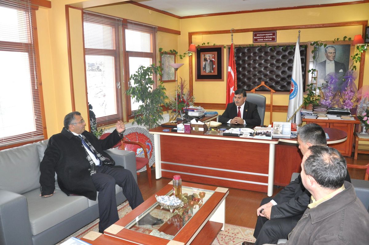 Vali Çiftçi\'den Başkan Koca\'ya Taziye Ziyareti