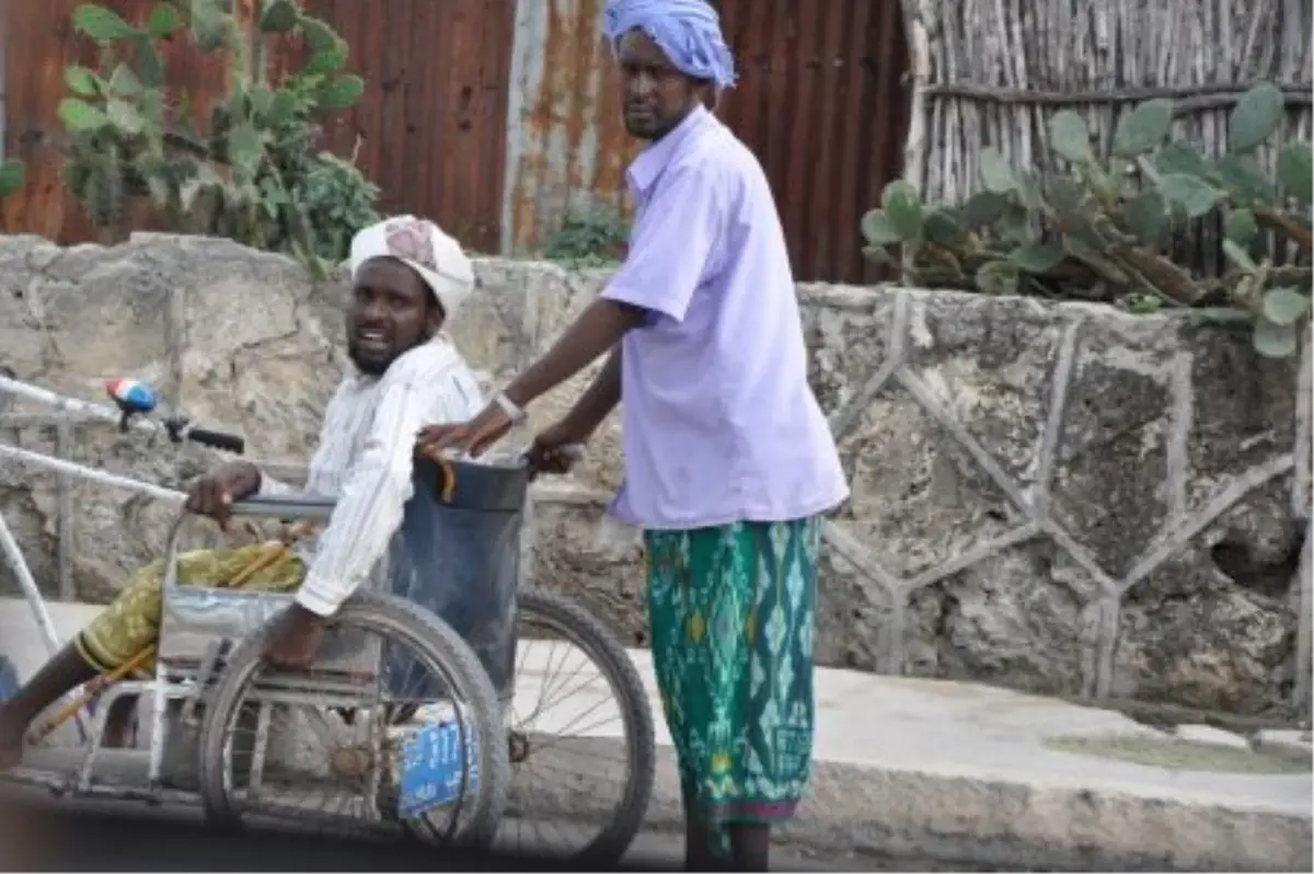 Yeryüzü Doktorları Somali\'ye Sağlık Götürüyor!