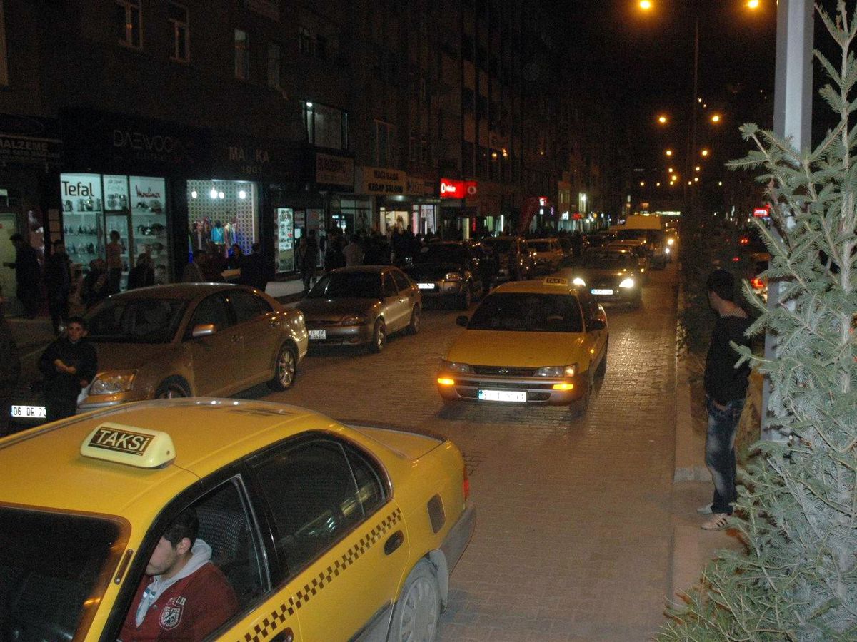 Açlık Grevlerine Kornalı Destek
