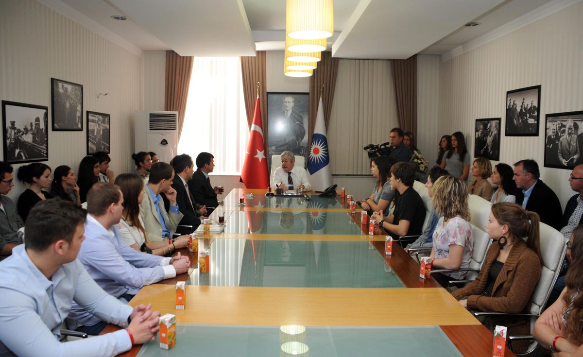 Akaydın Yabancı Öğrencilere Antalya\'yı Tanıttı