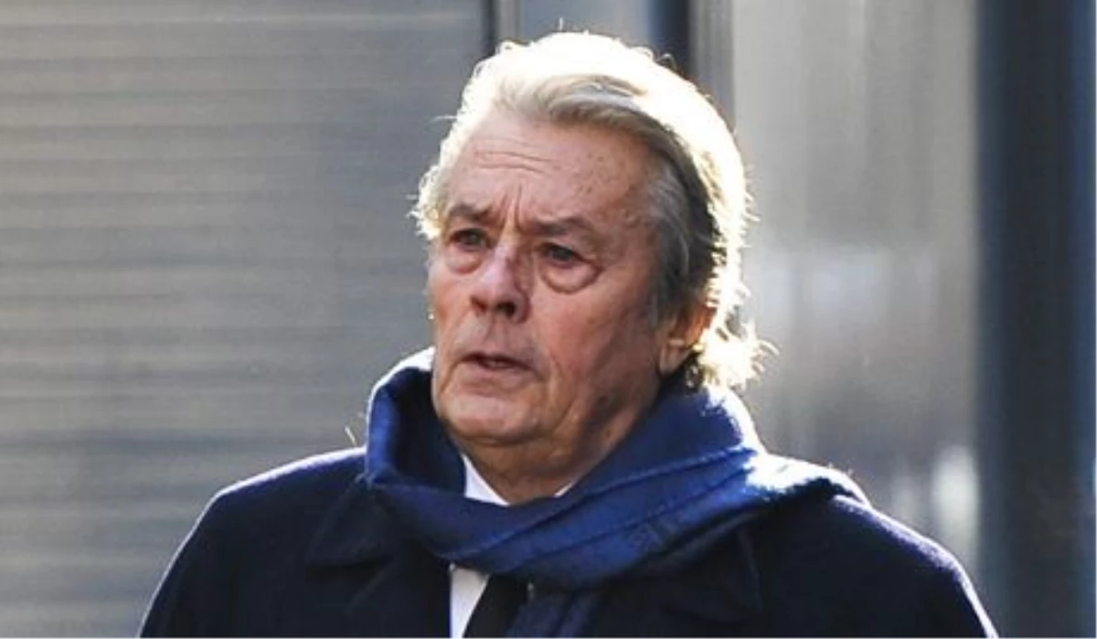 Alain Delon Geliyor