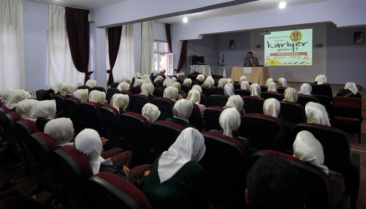 Aydınlı, Kariyer Gününe Katıldı