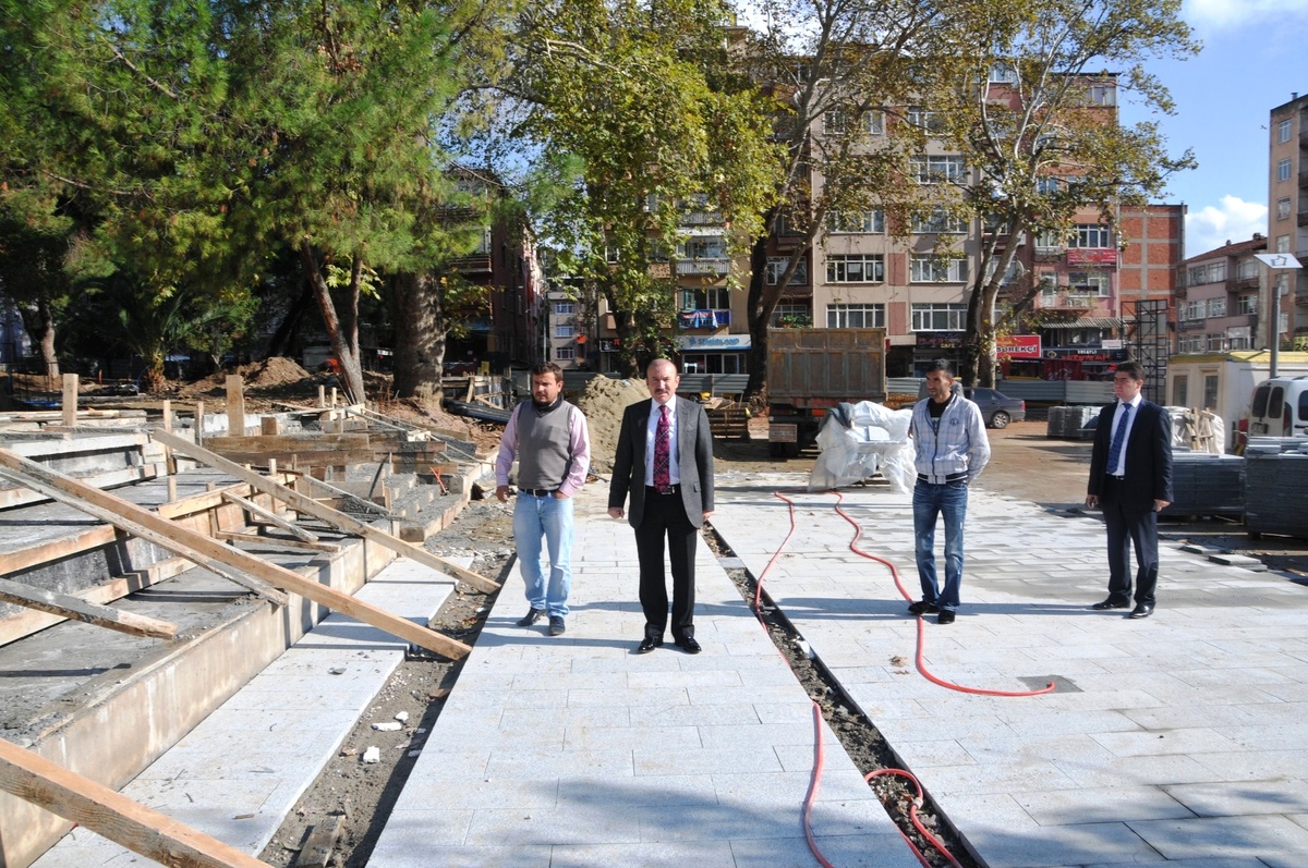 Başkan Doğan Cumhuriyet Parkında Çalışmaları İnceledi