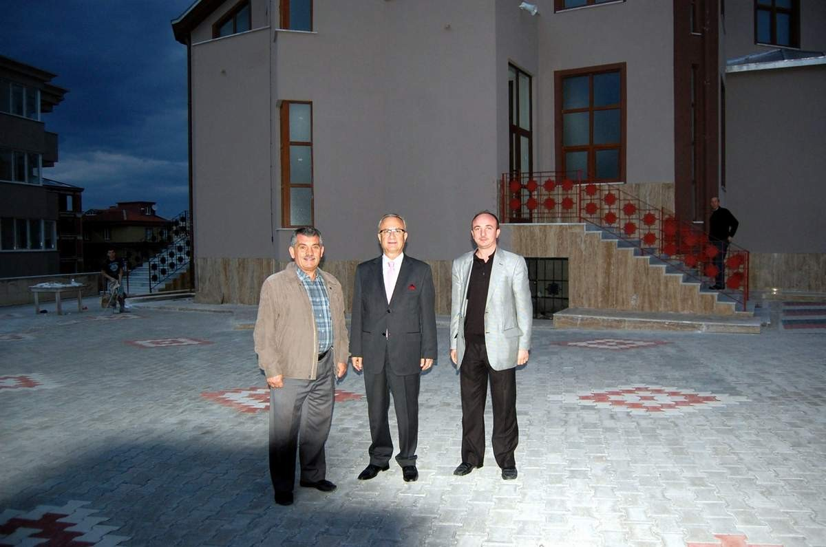 Başkan Pekel Yunus Emre Camii\'nde İncelemelerde Bulundu
